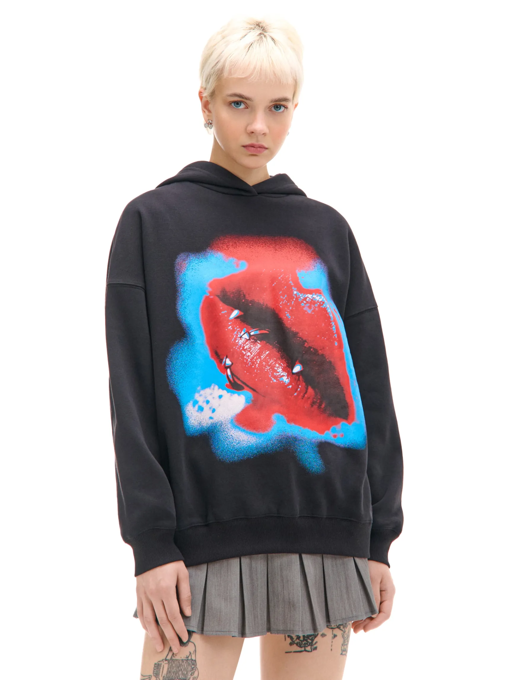 Cropp Czarna bluza hoodie z nadrukiem | Bluzy