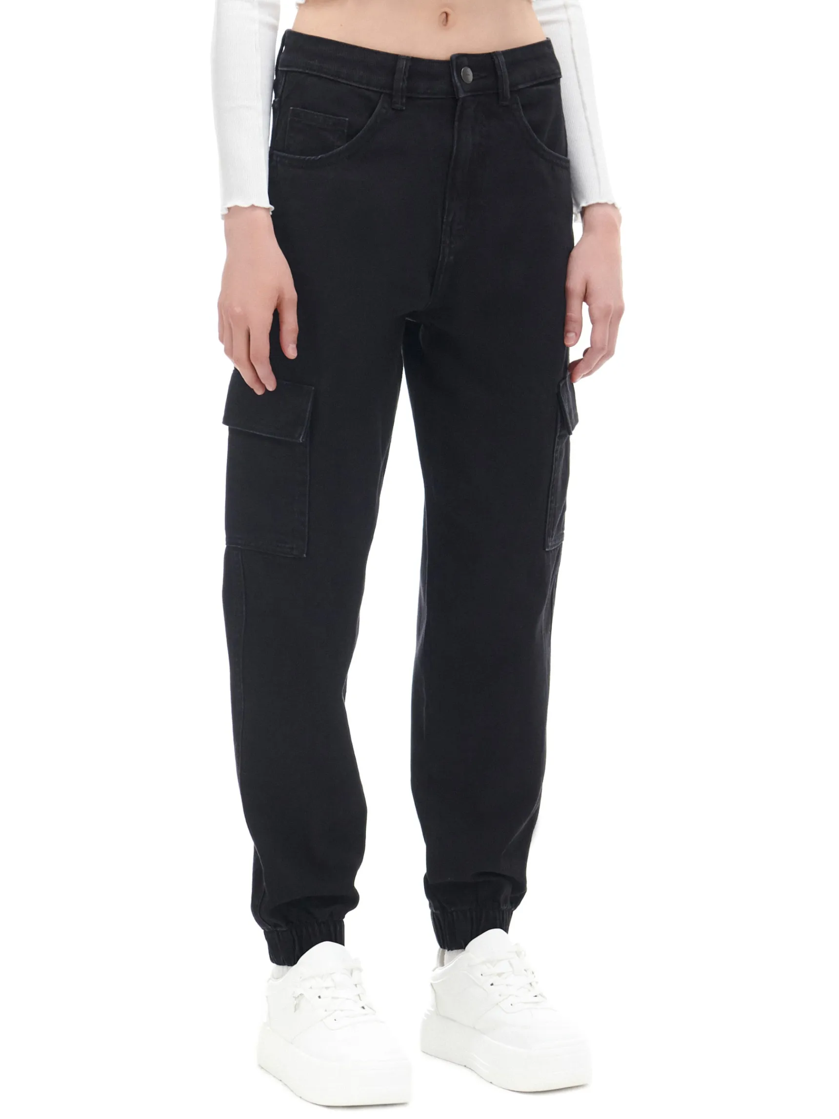 Cropp Czarne jeansowe joggery cargo | Jeansy