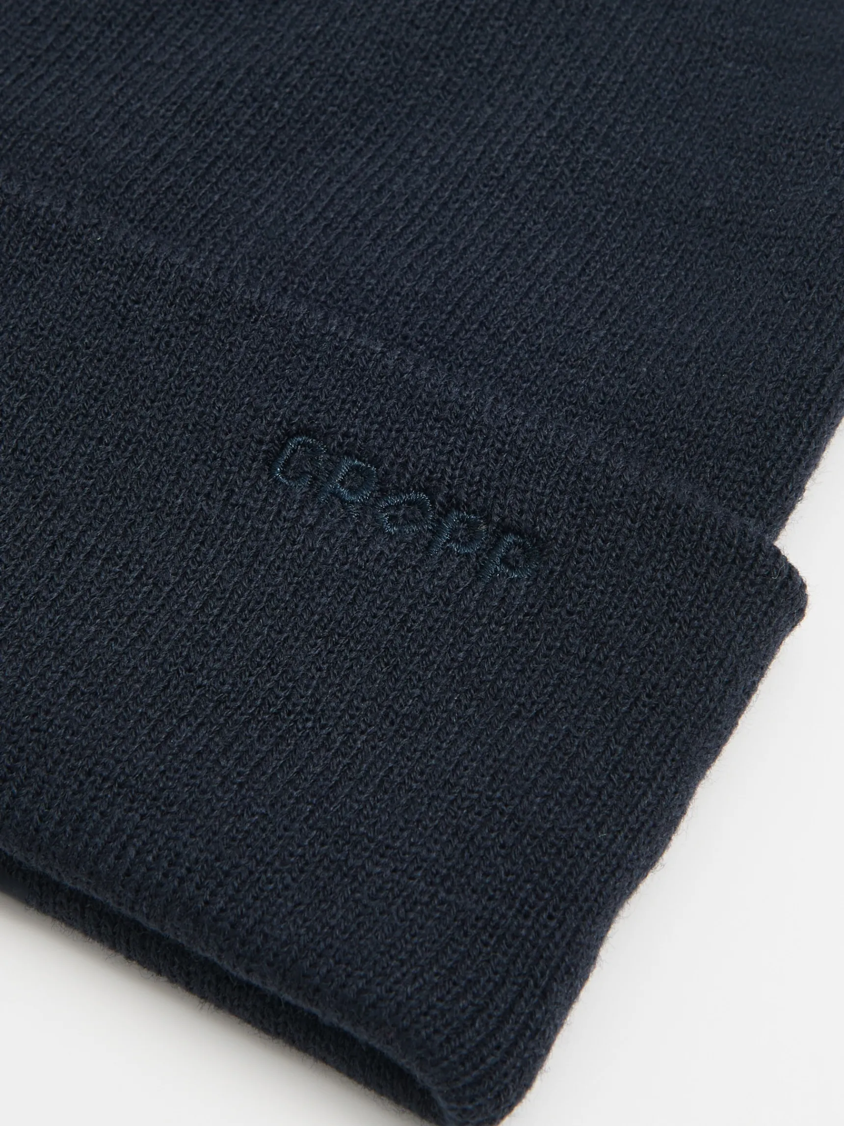 Cropp Granatowa czapka beanie z naszywką | Czapki | Basic