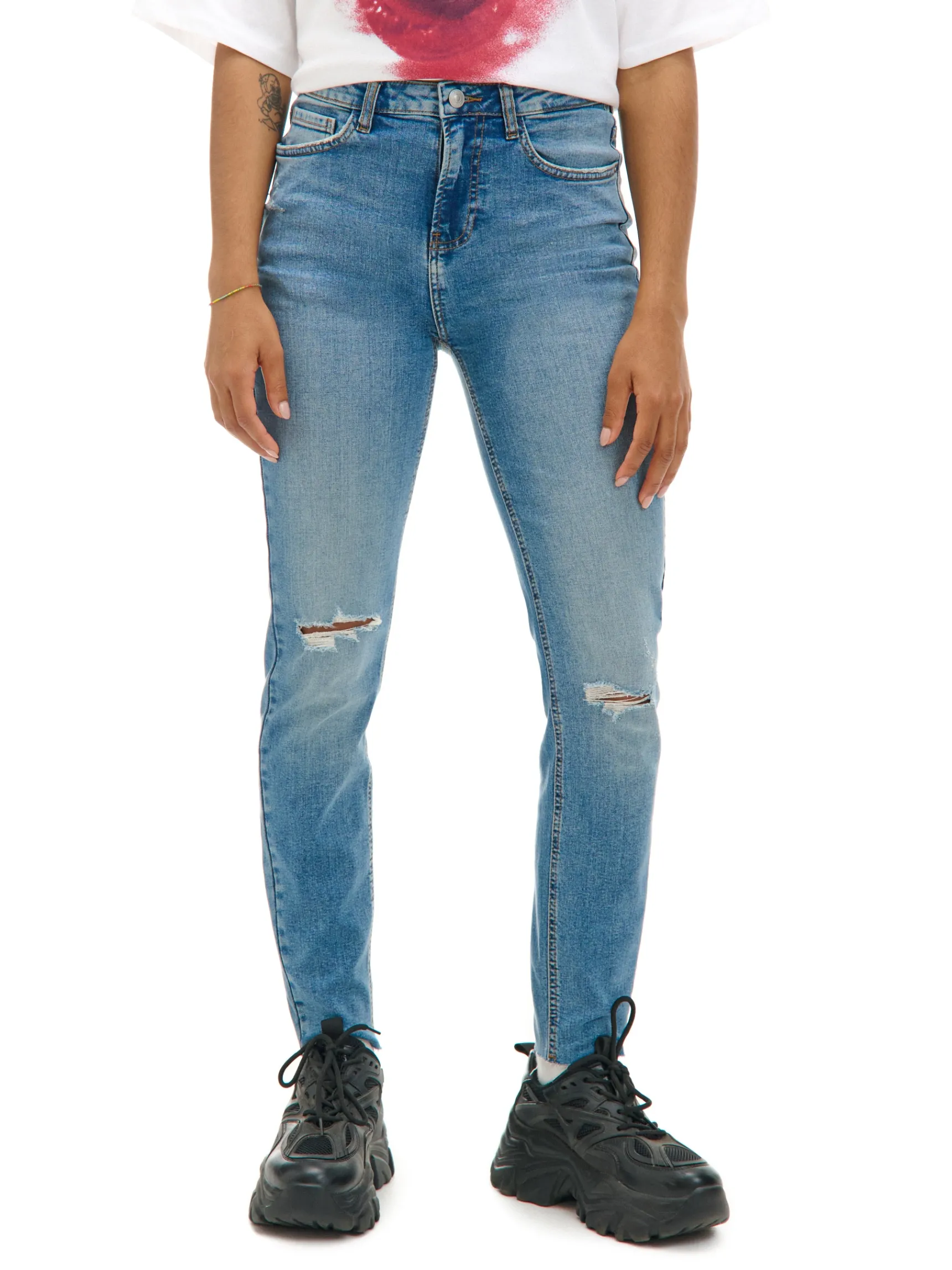 Cropp e jeansy skinny z przetarciami | Jeansy