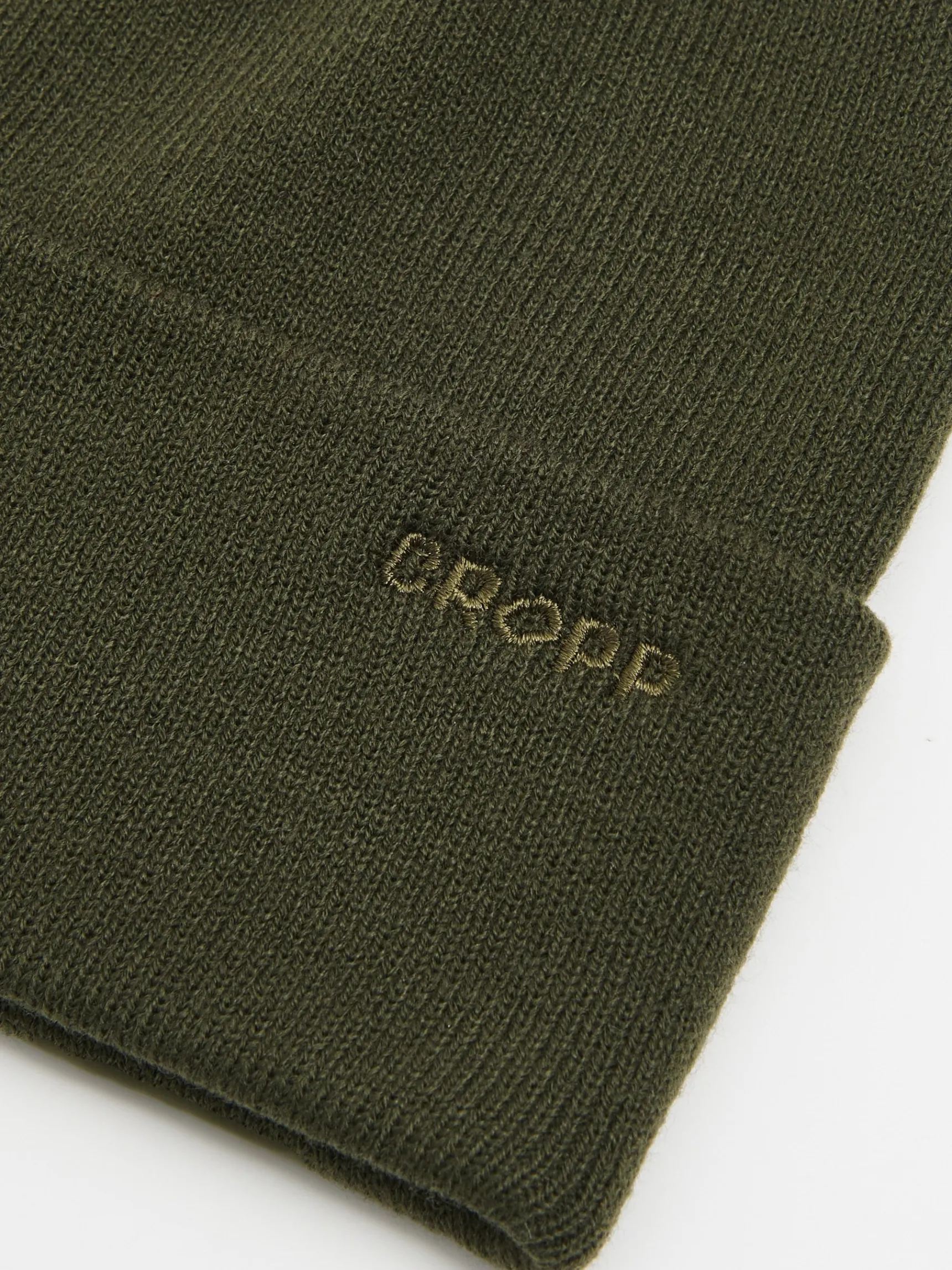 Cropp Oliwkowa czapka beanie z naszywką | Czapki | Basic