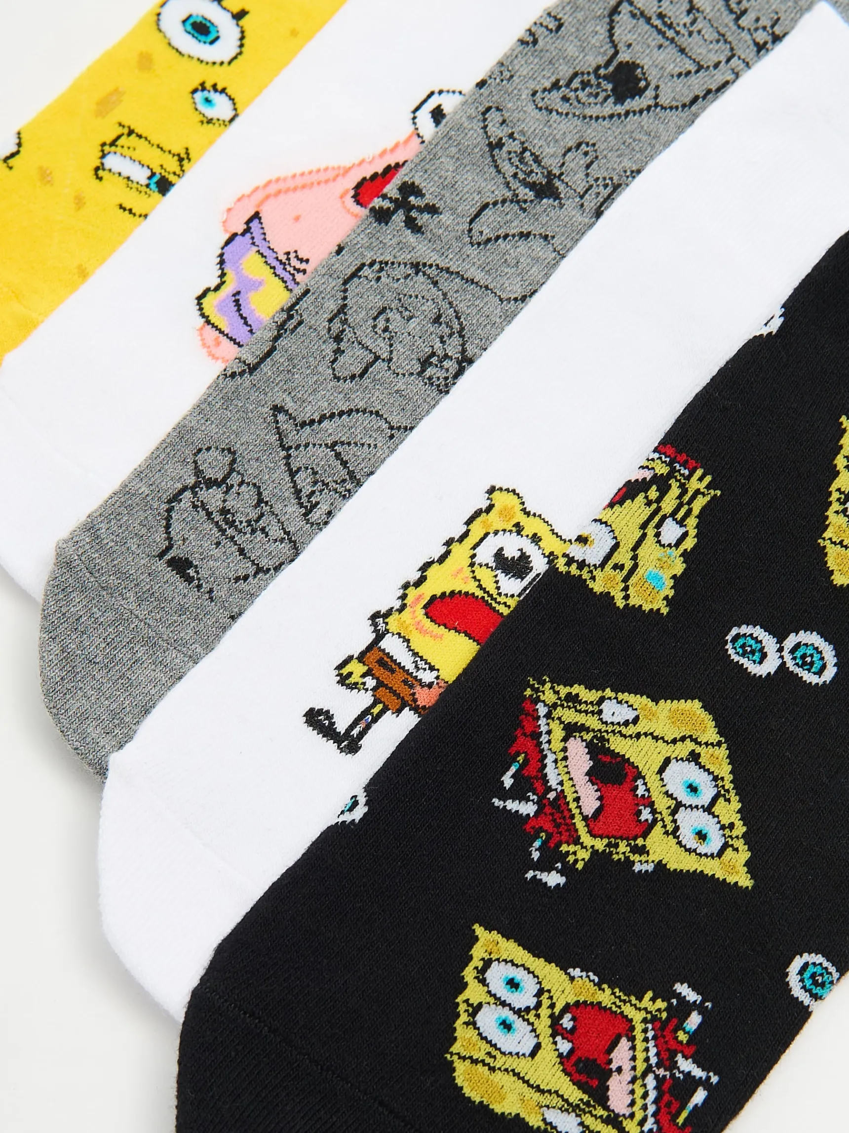 Cropp 5 pack skarpet ze SpongeBobem i Patrykiem | Skarpetki