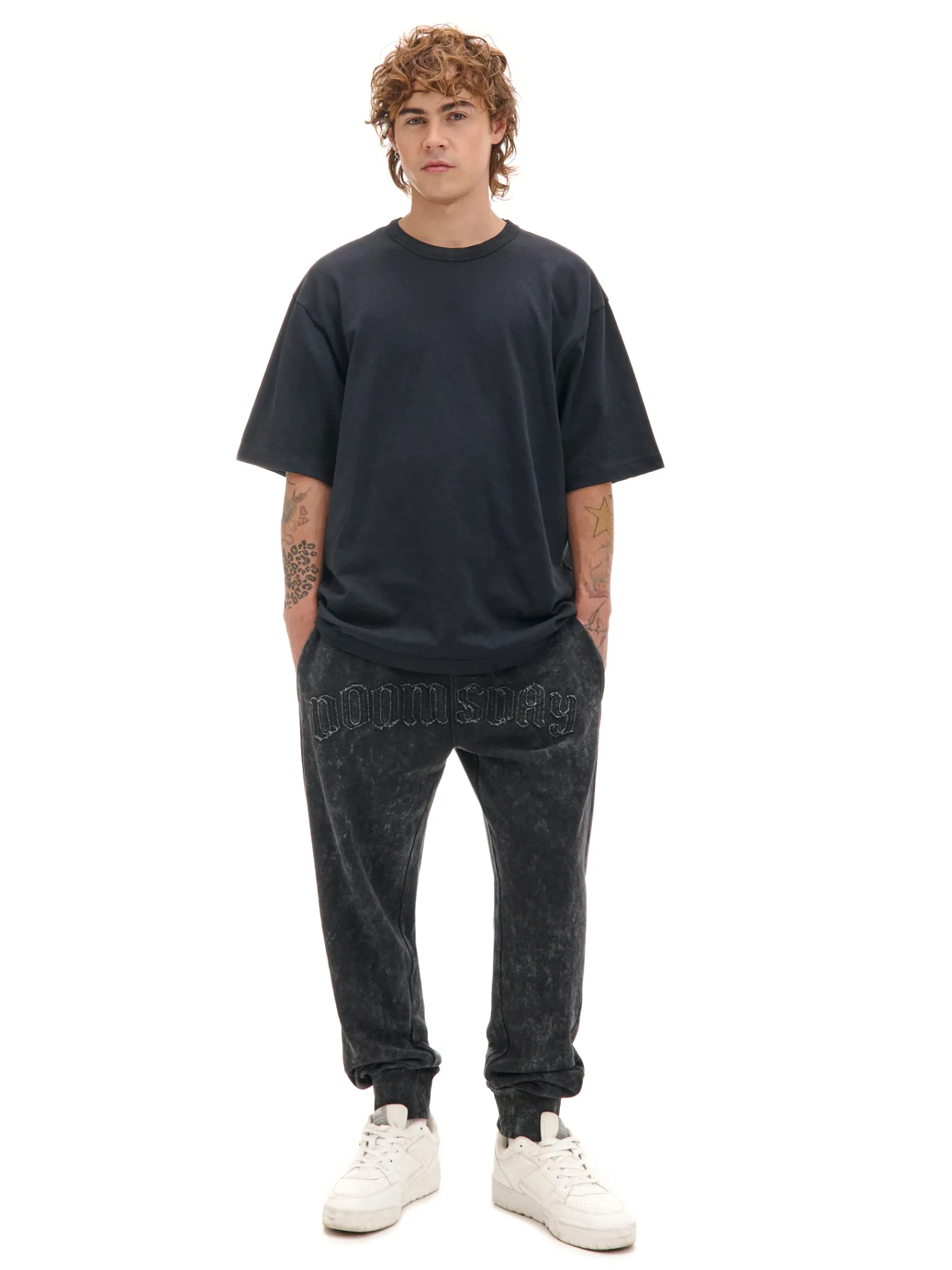 Cropp Spodnie joggery regular z napisem | Spodnie